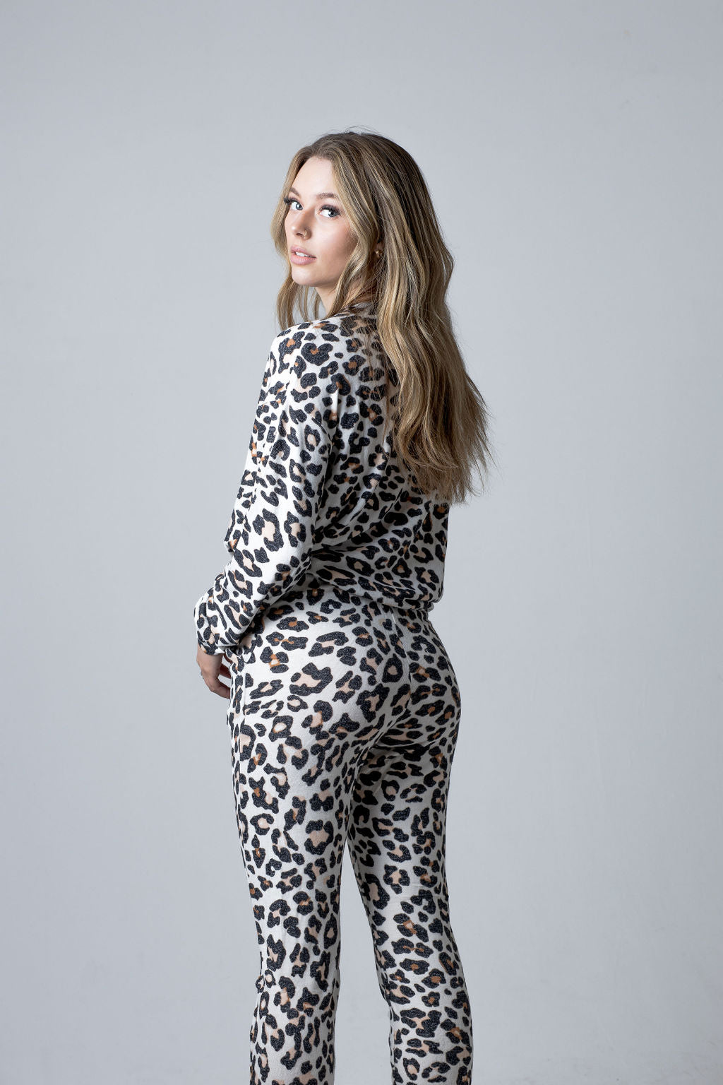 Women's Lounge Set (2pcs Pullover+ Pant) image 10